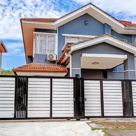 Tenang Retreat Holiday Home 3Bedroom 3Bath 2Parking Kajang Luaran gambar